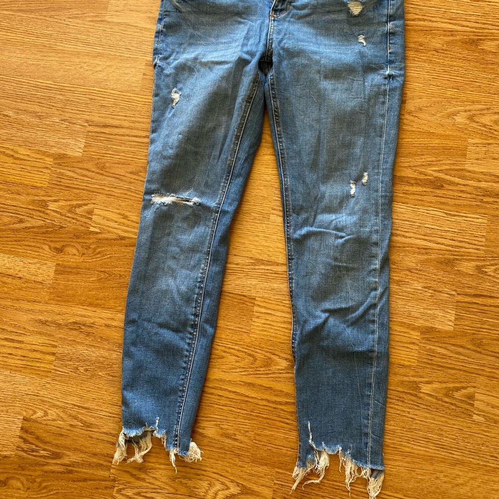 Zara Ripped Skinny Jeans mid rise